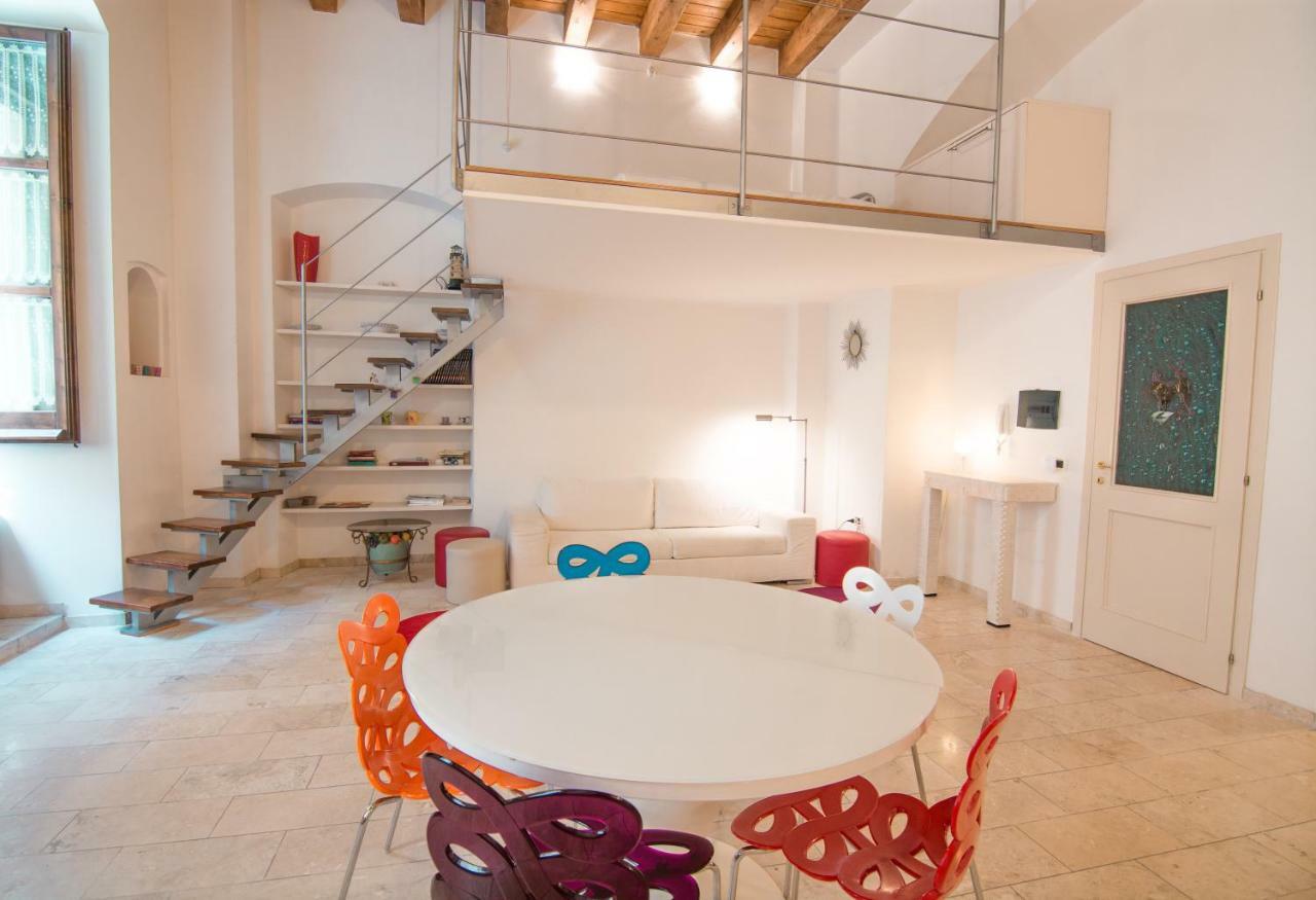 Modern In Historic Building Apartment Cagliari